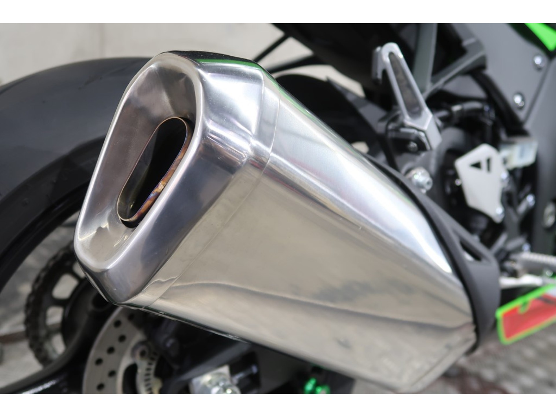0435] Kawasaki NINJA ZX-10R - ZXT02L-011169