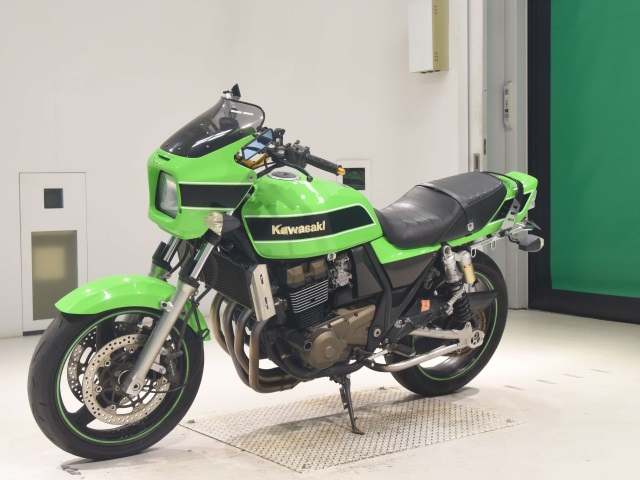 Kawasaki ZRX400 — фото 4