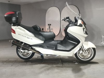 Suzuki SKYWAVE 650
