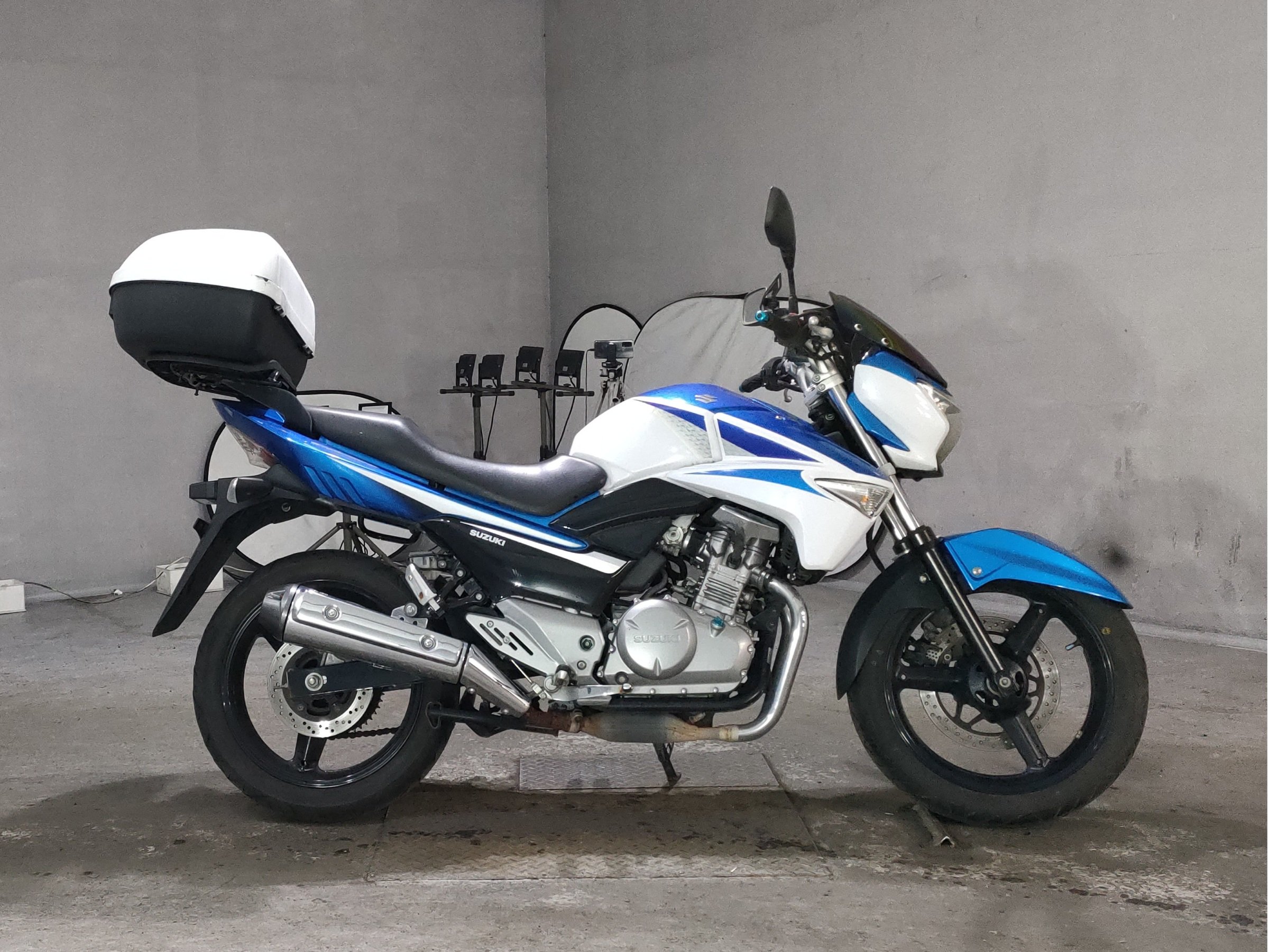 Suzuki GSR250