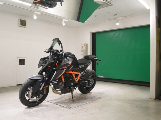 KTM 1390 SUPER DUKE R EVO — фото 4