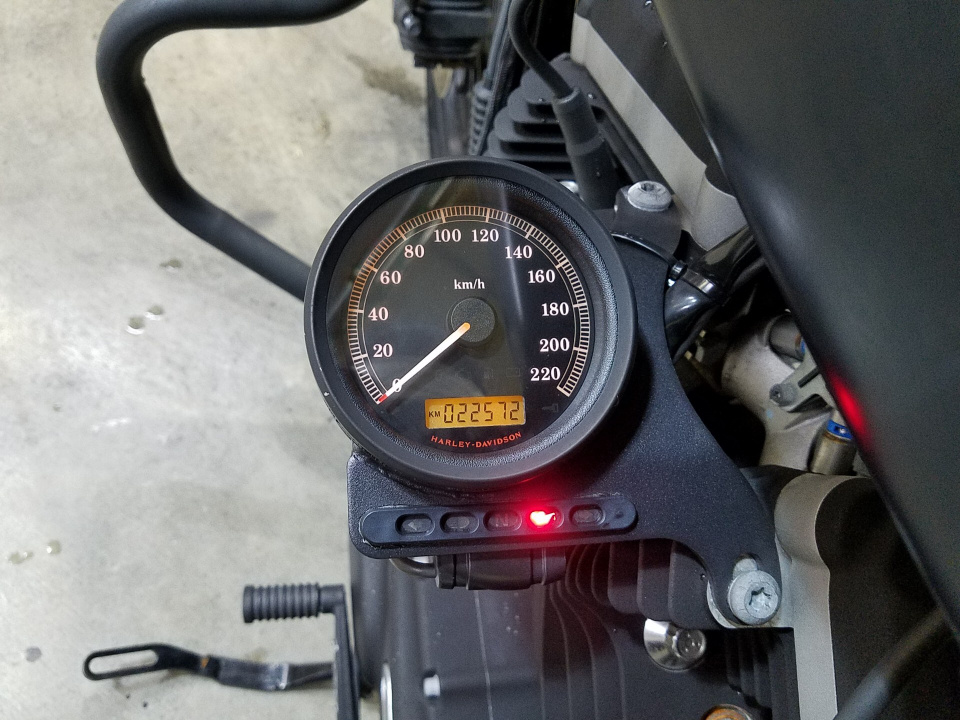 HD SPORTSTER IRON XL883N — фото 3