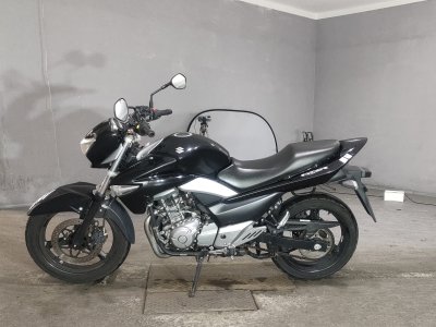 Suzuki GSR250 — фото 2