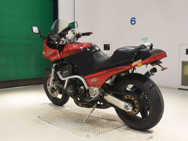 Kawasaki GPZ900R — фото 6
