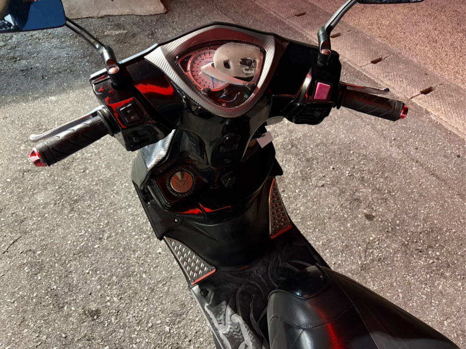 Kymco ｷﾑｺﾚｰｼﾝｸﾞｷﾝｸﾞ180FI — фото 3