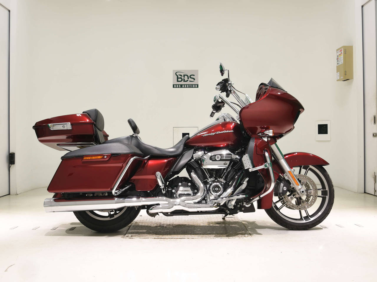 HD ROAD GLIDE FLTRXS1750, right