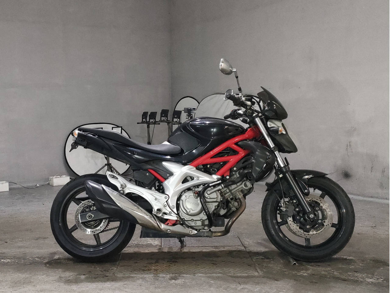 Suzuki GLADIUS 400 ABS
