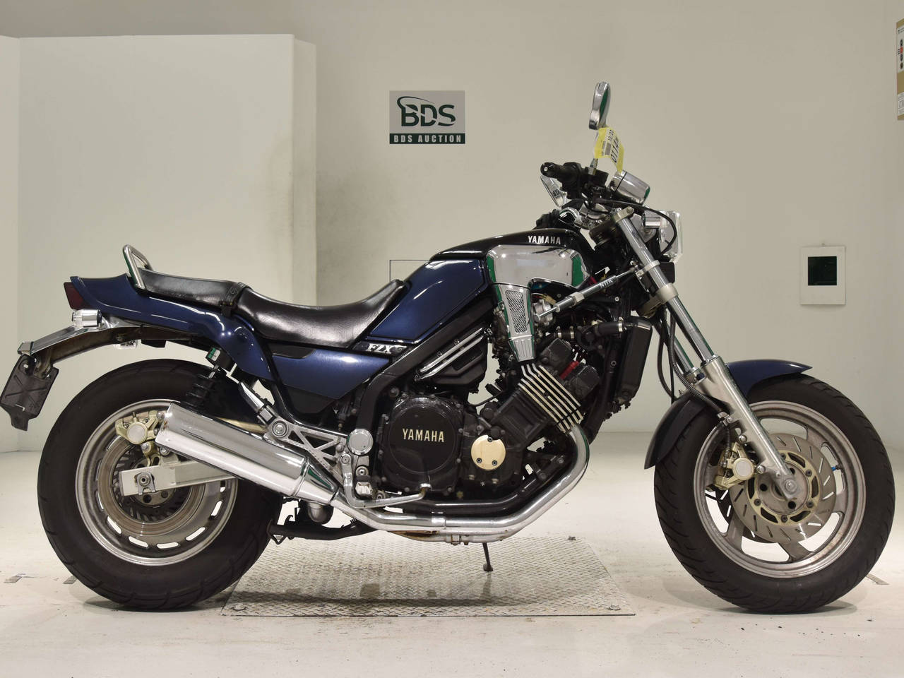 0114] Yamaha FZX750 - 3XF-000603