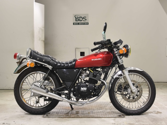 Suzuki GN125