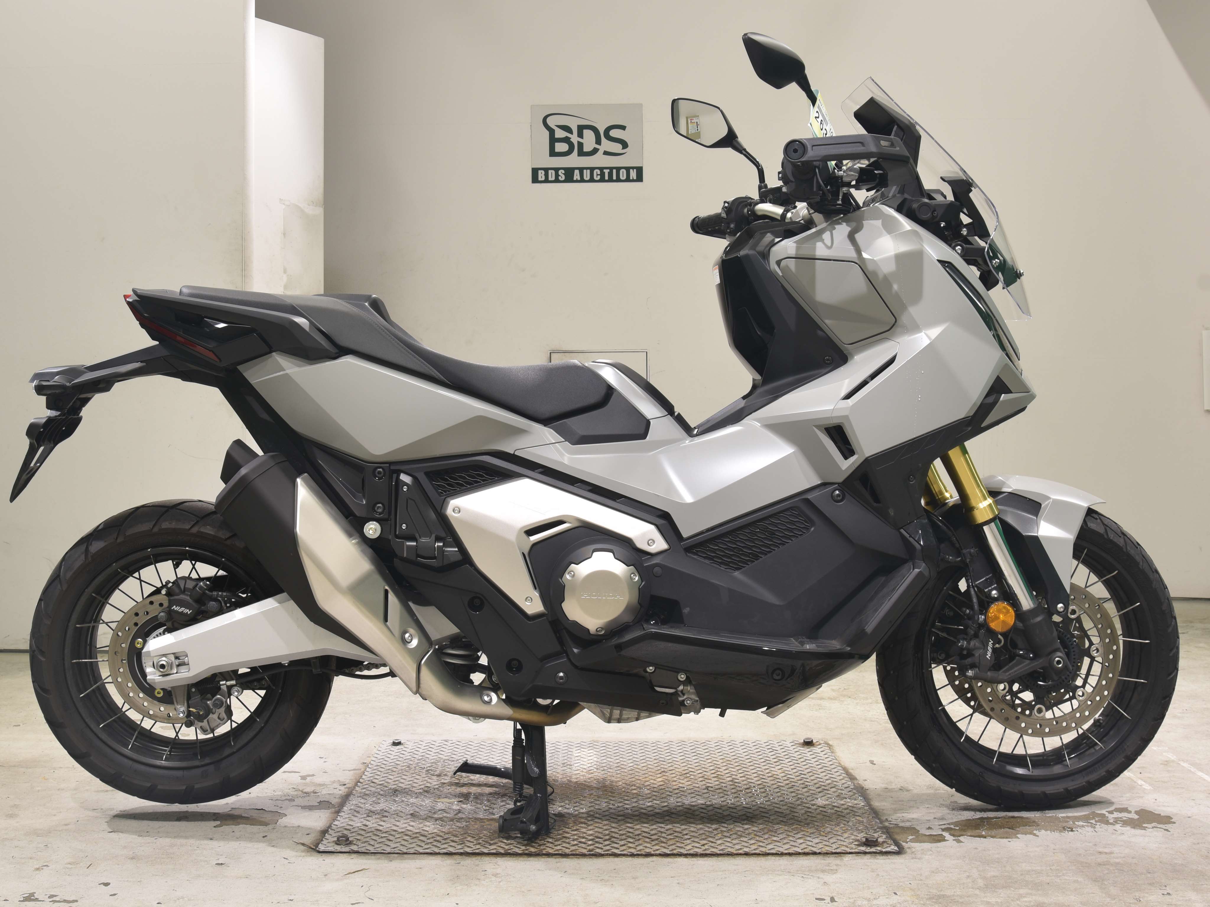 Honda X-ADV750-2