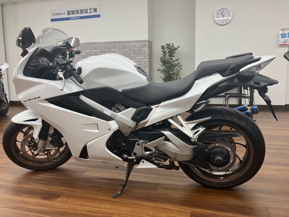 Honda VFR800F — фото 2