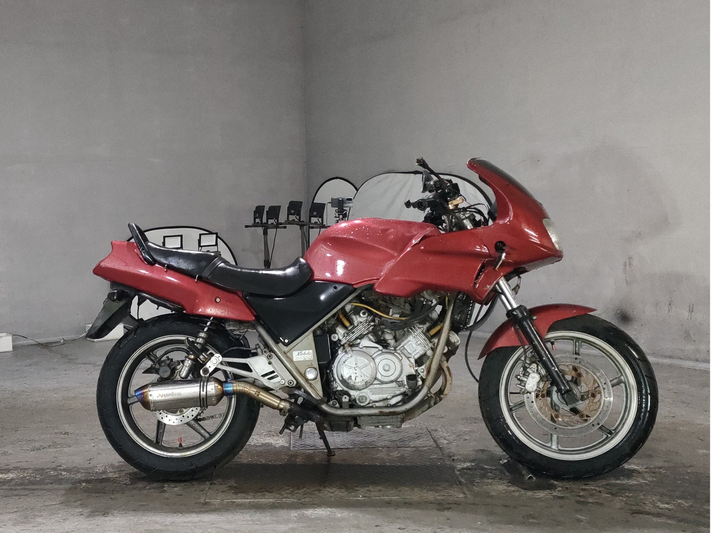 Honda VT250F XELVIS