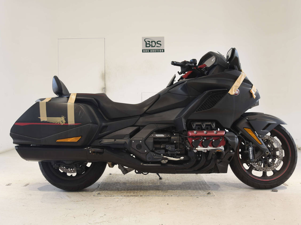 Honda GL1800 TOUR D, right