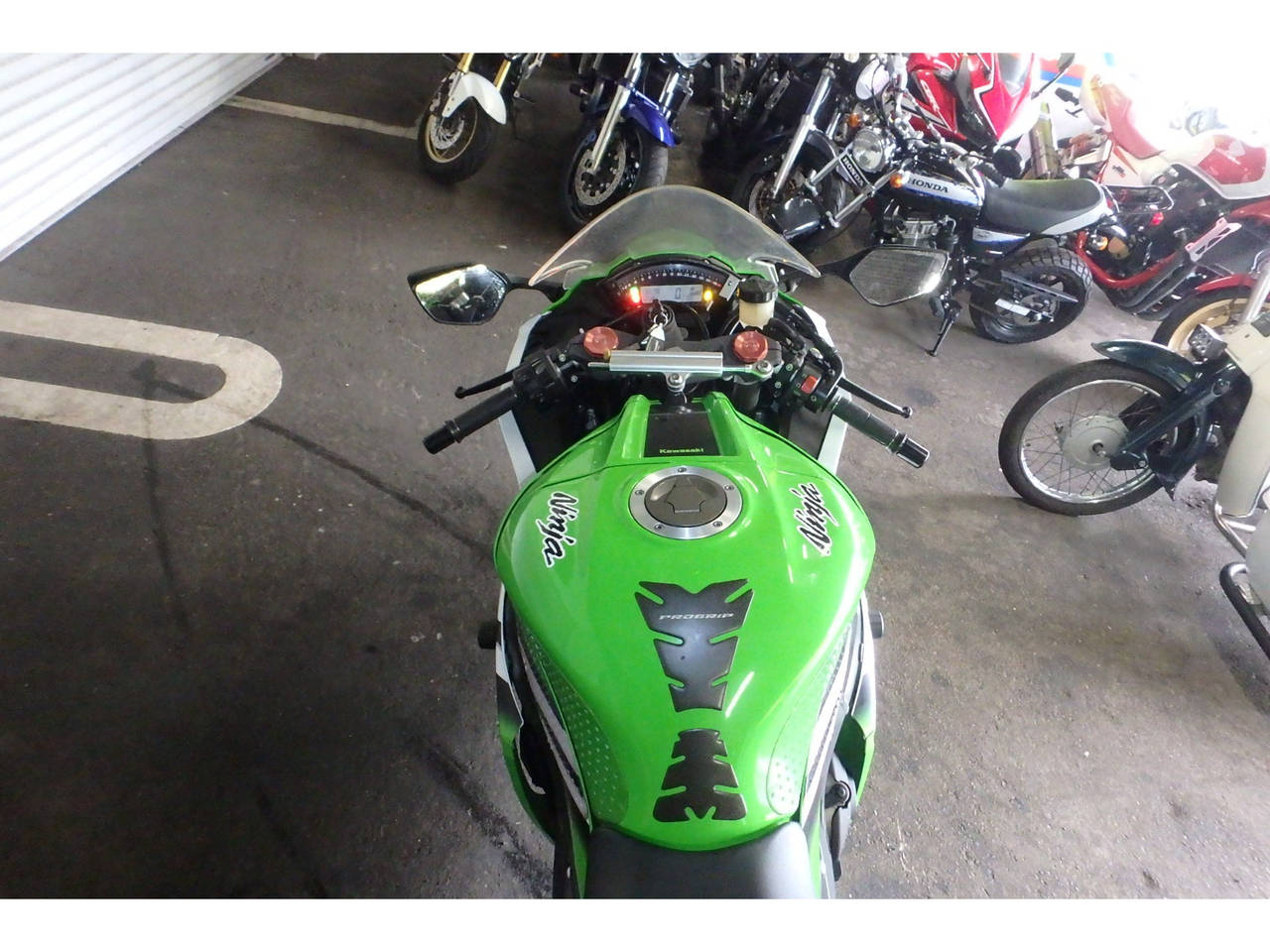 2073] Kawasaki NINJA ZX-10R - JKAZXT00JJA010123