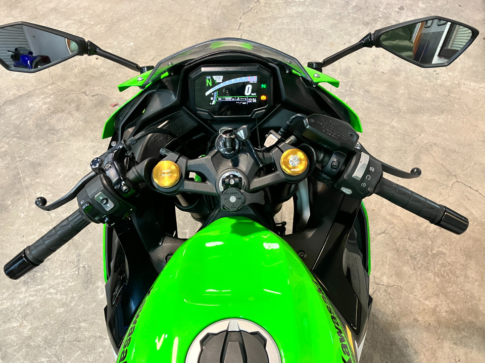 Kawasaki NINJA ZX-4RR — фото 30