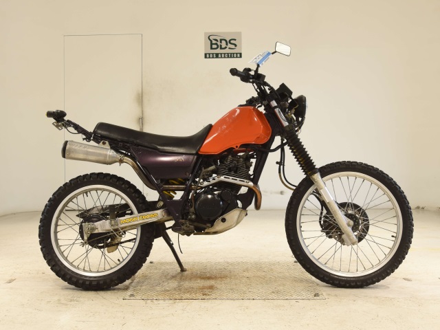 Yamaha SEROW XT225