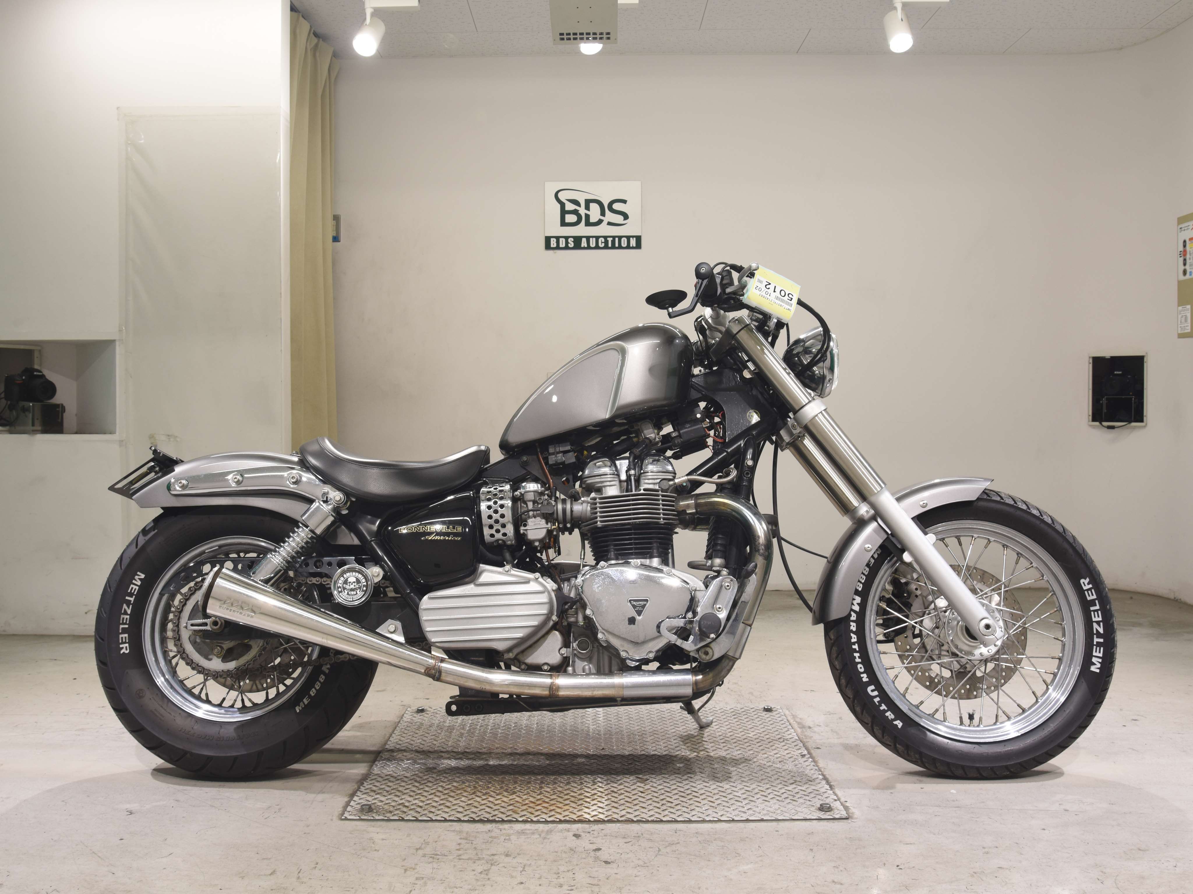 Triumph BONNEVILLE AMERICA
