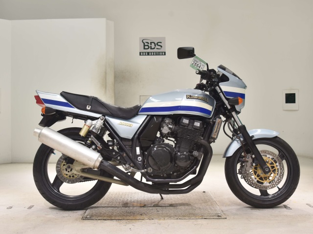 Kawasaki ZRX400
