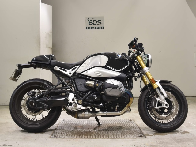 BMW R NINE T