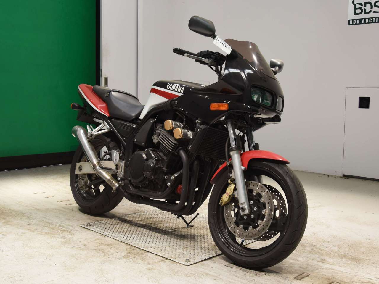 0149] Yamaha FZ400 - 4YR-008737