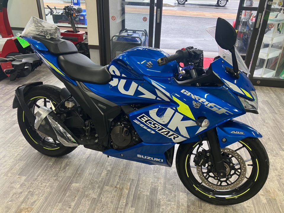 Suzuki GIXXER250SF