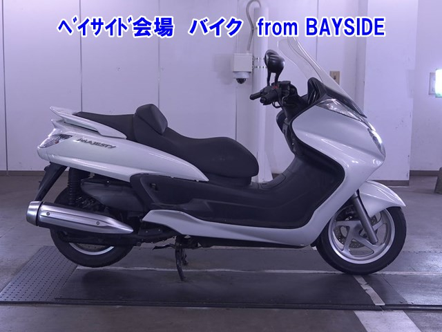 Yamaha MAJESTY250, left