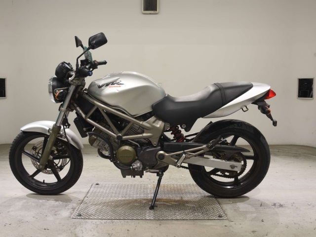 Honda VTR250 — фото 2