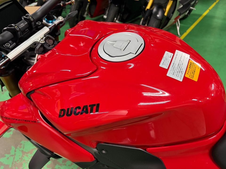 Ducati STREET FIGHTER V4S — фото 5