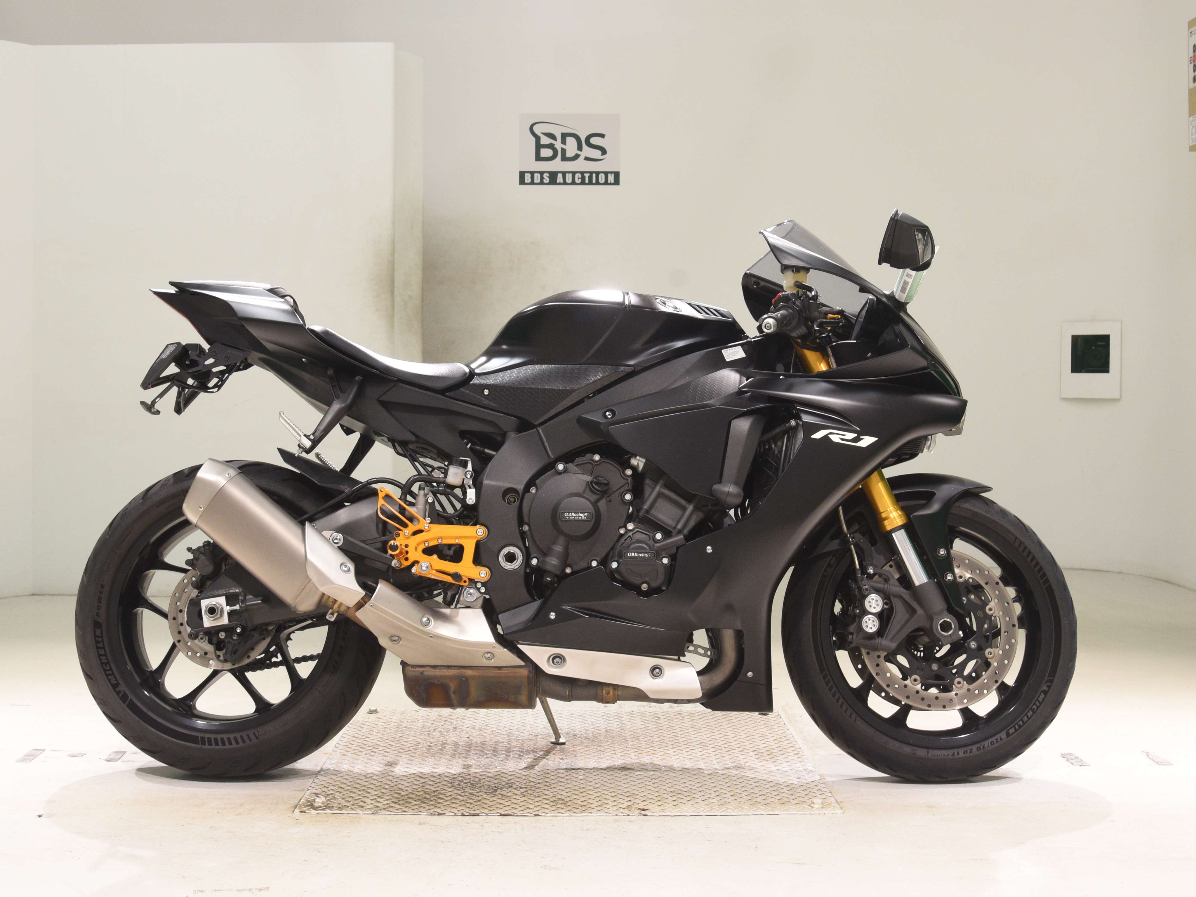 Yamaha YZF-R1