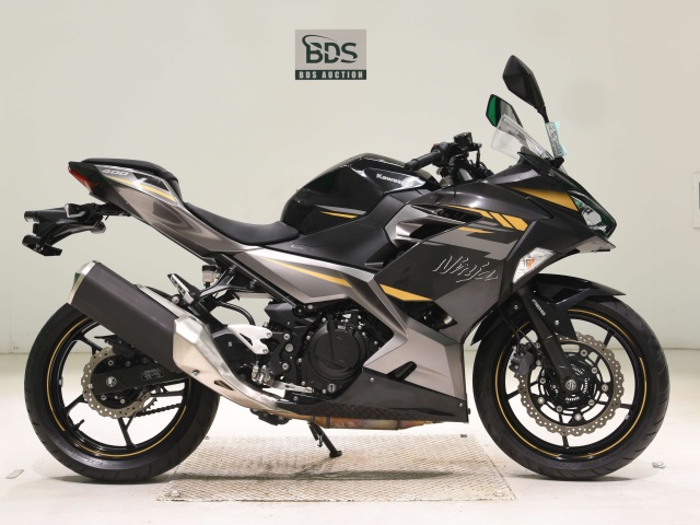 Kawasaki NINJA400