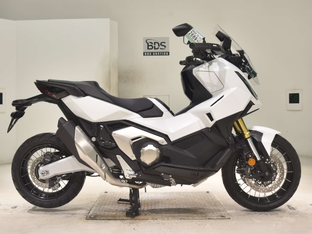 Honda X-ADV750-2