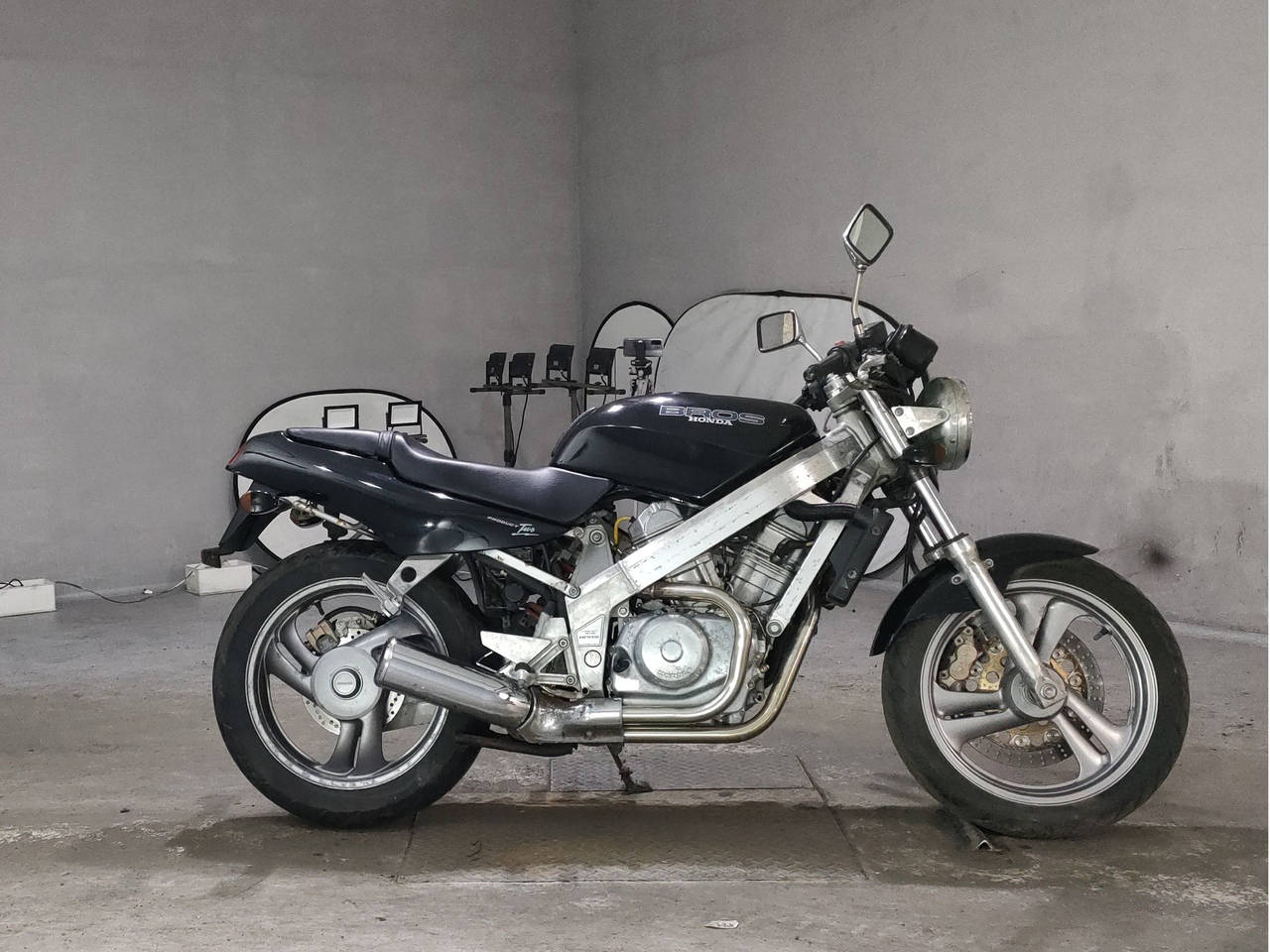 Honda BROS400