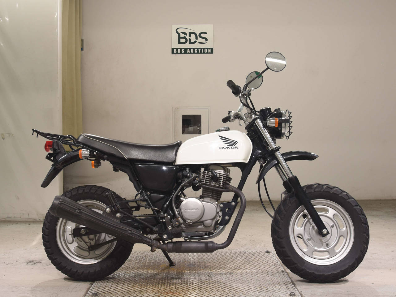 Honda APE100