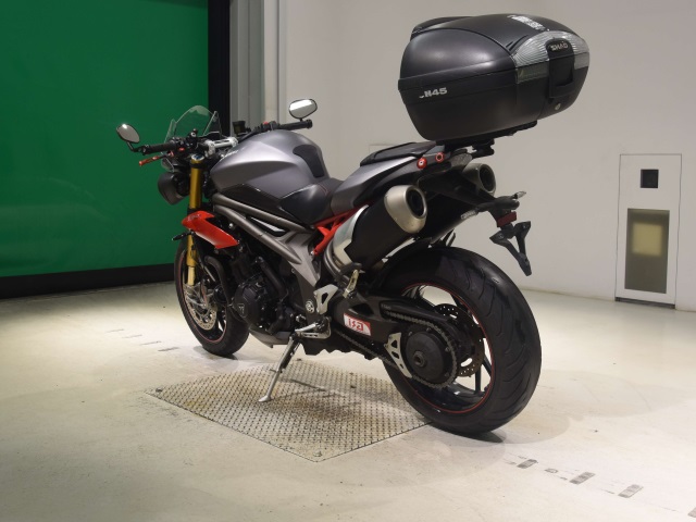 Triumph SPEED TRIPLE R — фото 6