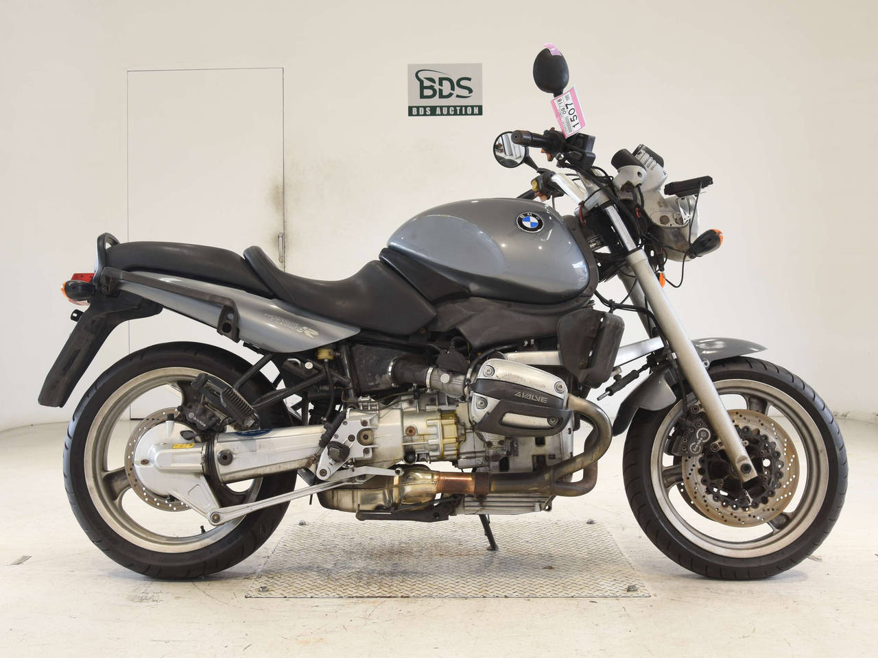 BMW R1100R, right