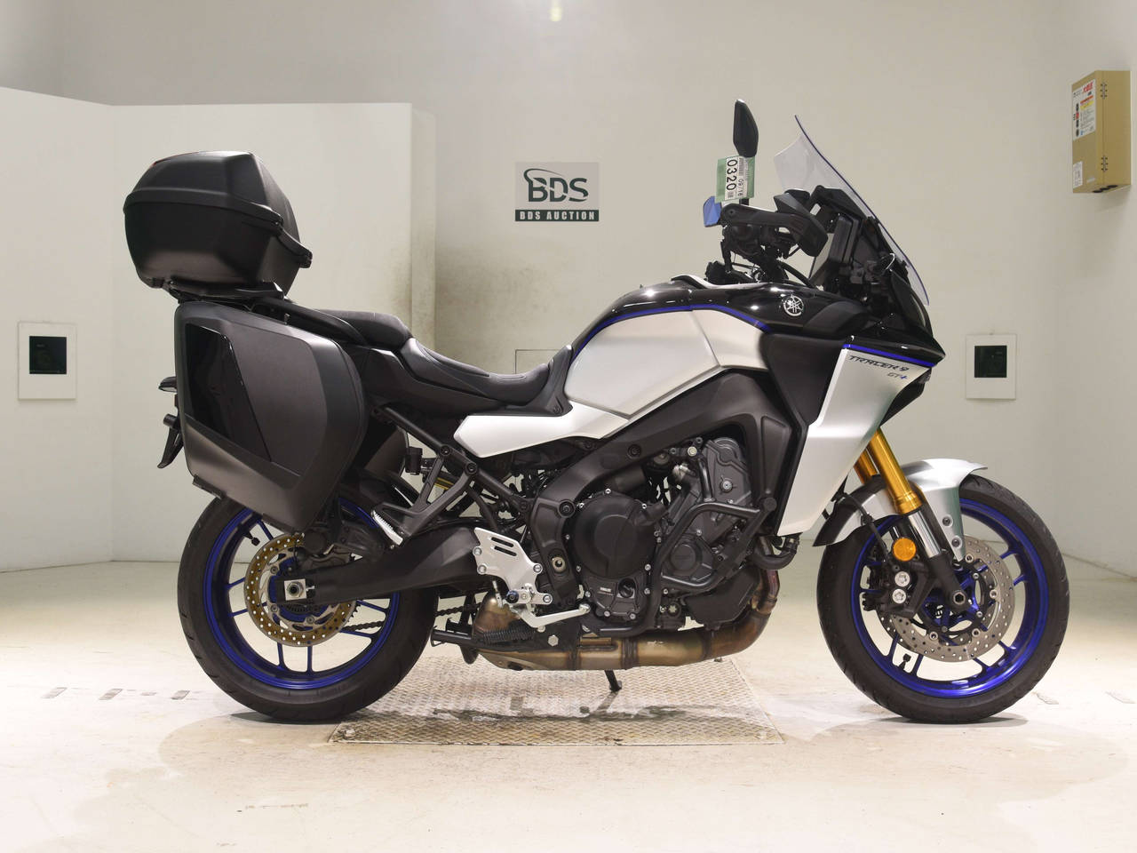 Yamaha TRACER9 GT+, right