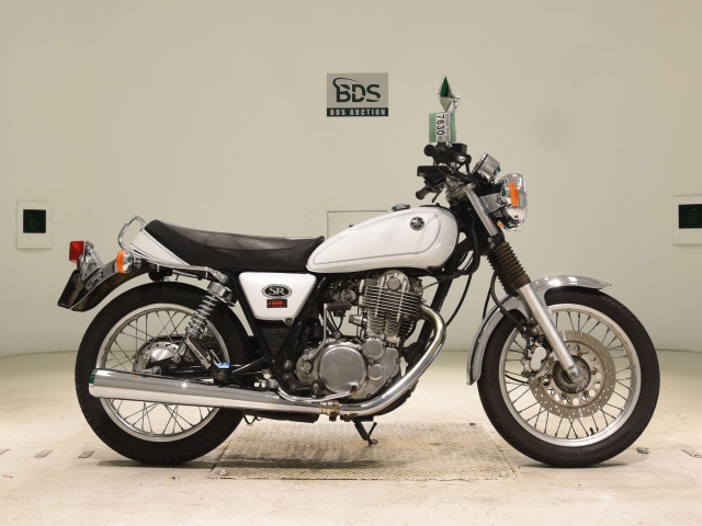 Yamaha SR400