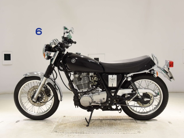 Yamaha SR400 — фото 2