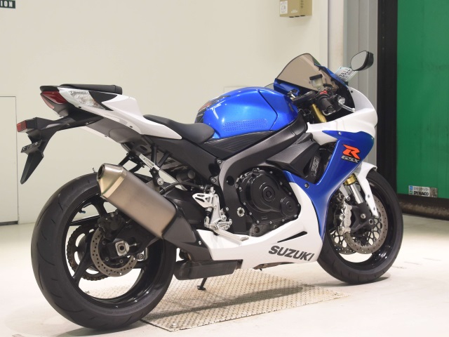 Suzuki GSX-R750 — фото 5