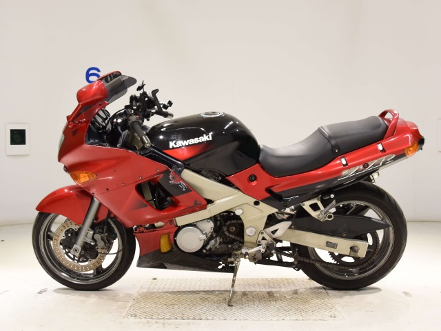 Kawasaki ZZ-R400 — фото 2