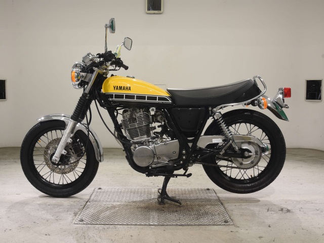 Yamaha SR400 — фото 2