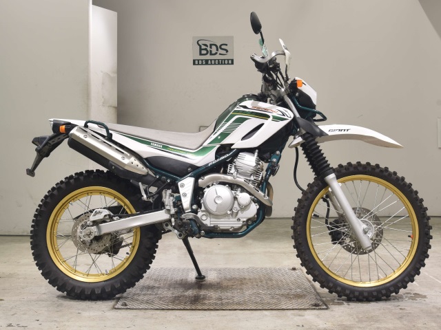 Yamaha SEROW XT250