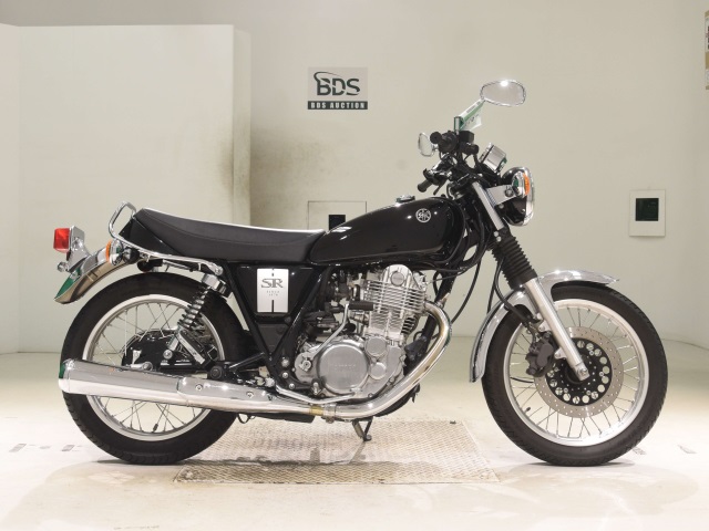 Yamaha SR400