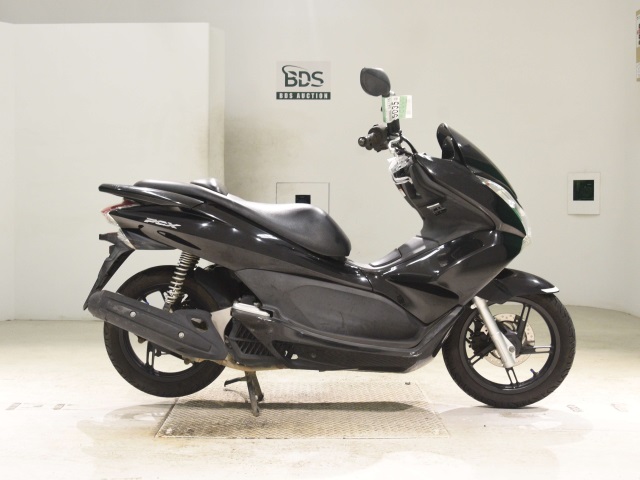 HONDA　PCX125  JF56 HONDA PCX125 2014 Parts and Technical Specifications - Webike Japan