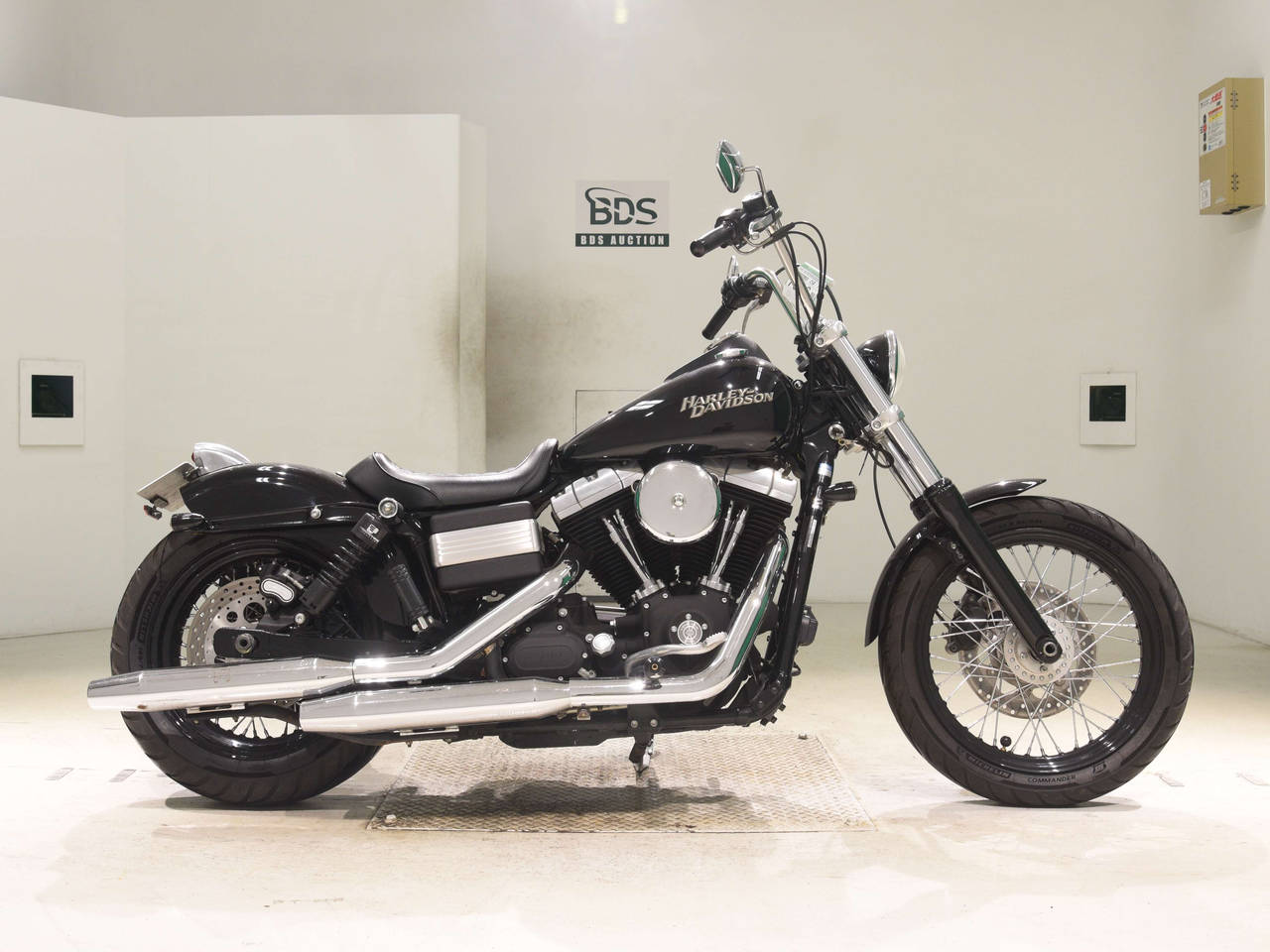 HD STREETBOB FXDB1580, right