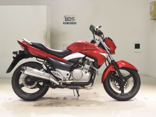 Suzuki GSR250