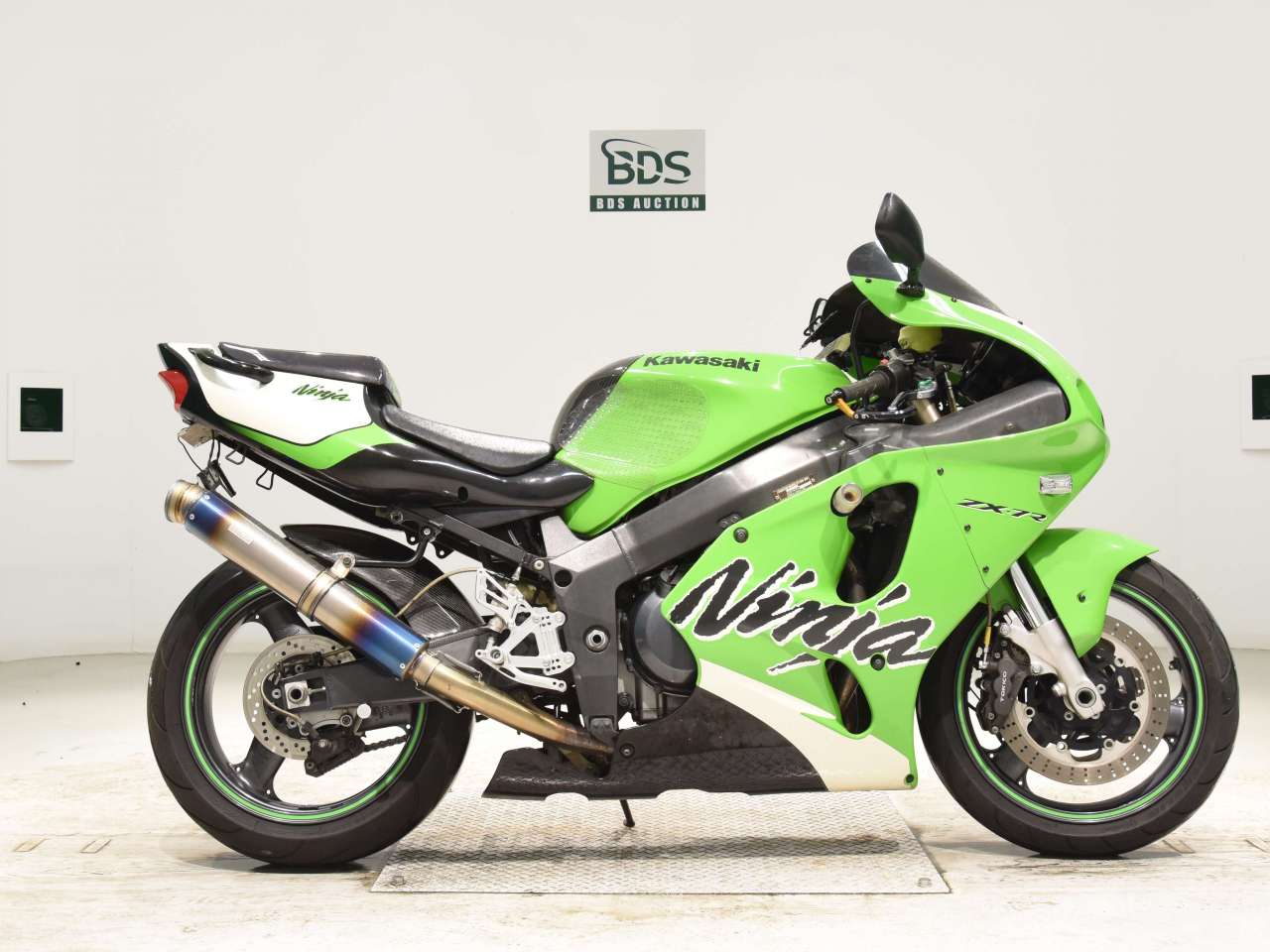 5012] Kawasaki ZX-7R - JKAZZX750PPA040515