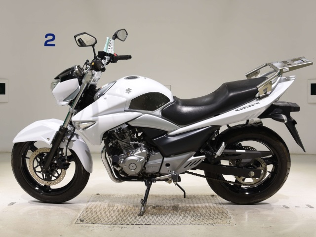 Suzuki GSR250 — фото 2