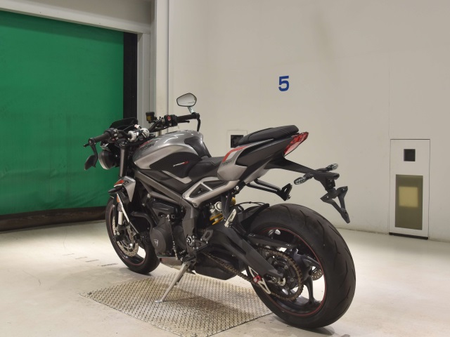 Triumph STREET TRIPLE R — фото 6