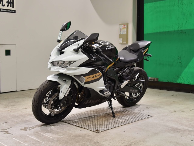 Kawasaki ZX-4R SE — фото 4